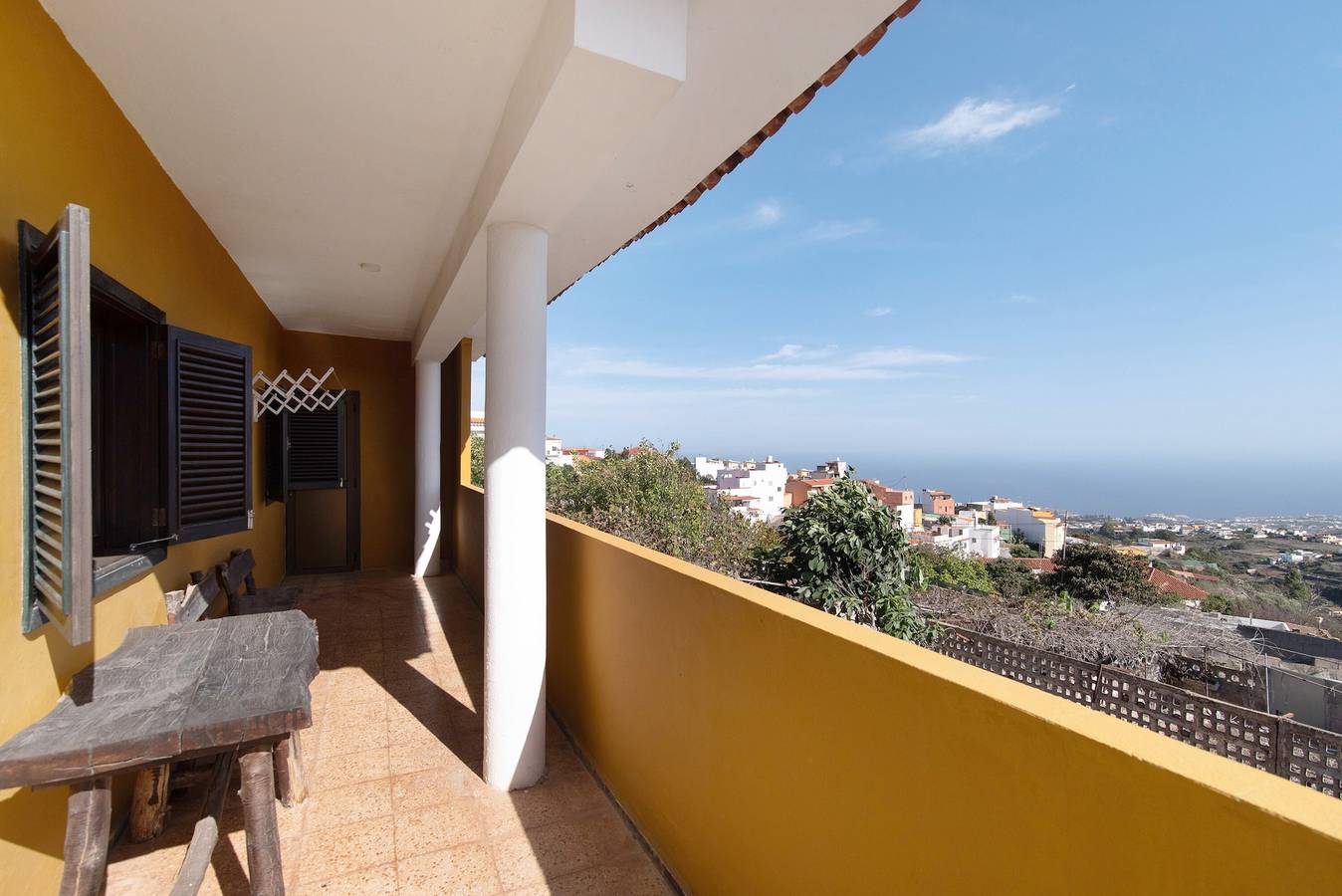 Ganze Wohnung, Ferienwohnung 'Brownie Apartment' mit Meerblick, privater Terrasse und Wlan in Firgas, Gran Canaria Nord