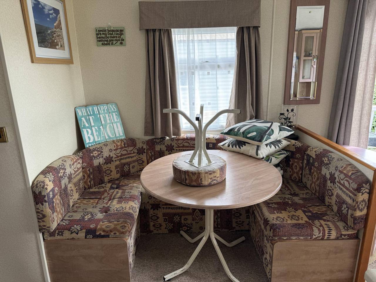 Family Caravan - Sleeps 8 - Pets Ok - Parking in Heacham, Norfolk Coast