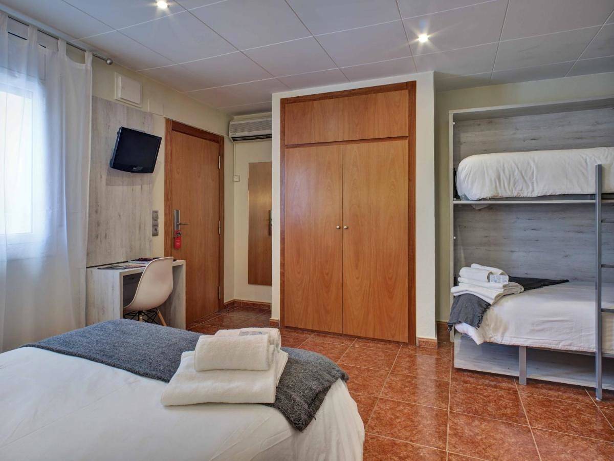 Hotel Los Angeles in Figueras, Alt Empordà