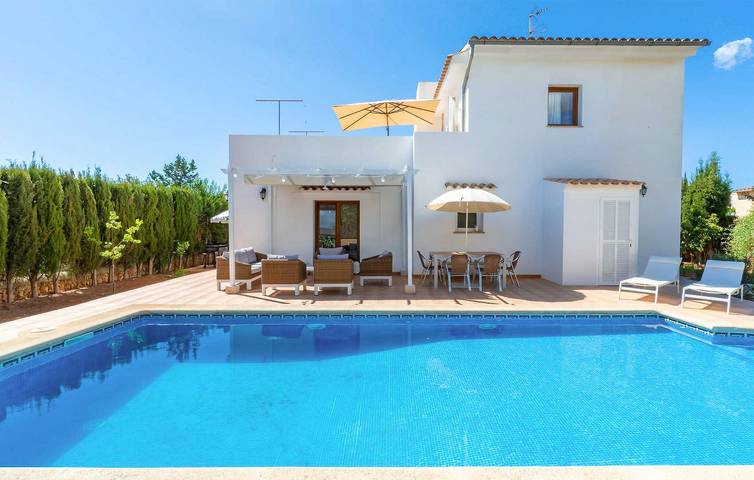 Ferienhaus für 7 Personen, mit Terrasse und Garten in Portocolom
