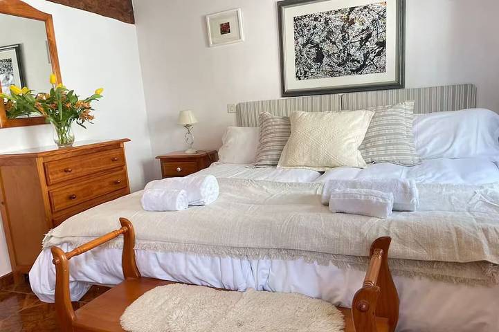 House in a rural environment, golf, wine, mountain and relaxation. in Cirueña, La Rioja Province