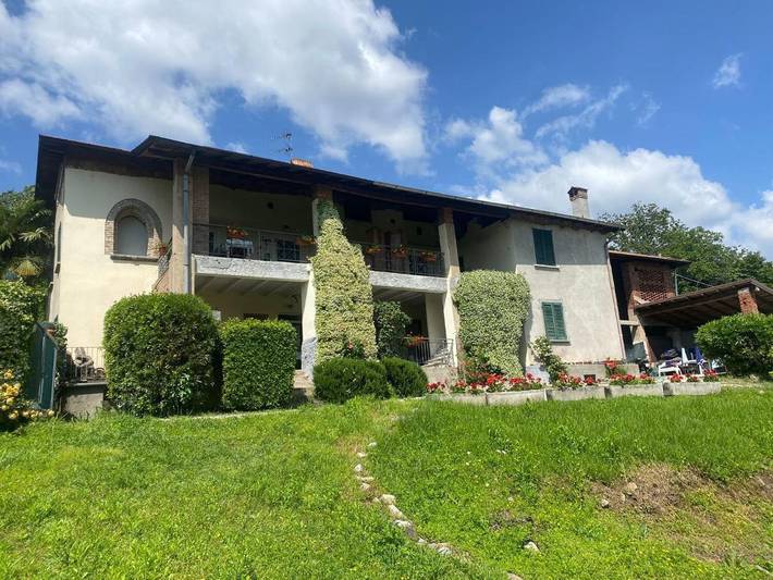 Ferienwohnung für 2 Personen, mit Terrasse und Garten sowie Pool in Varese