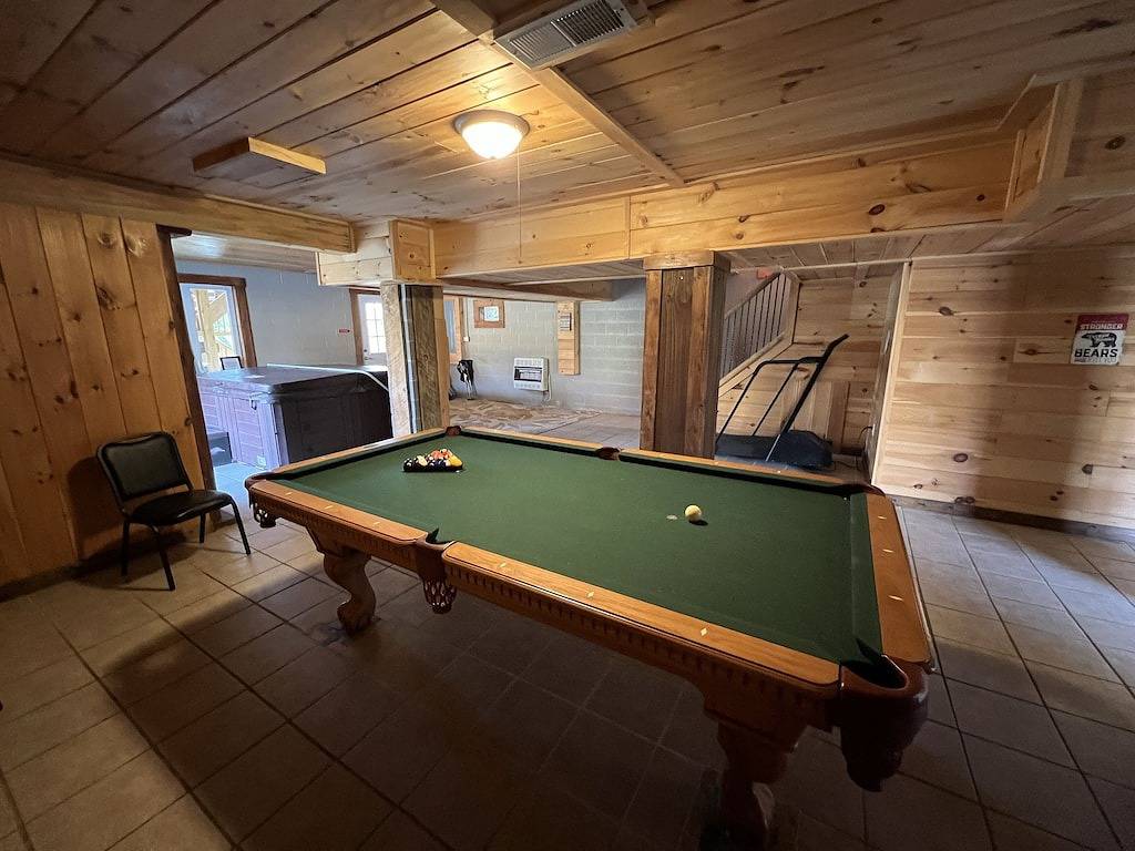 Neue, 3-stöckige Hütte mit großem Hobbyraum mit Whirlpool, neben einem 7 Hektar großen See! in Daniel Boone National Forest