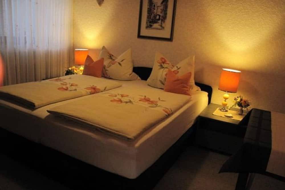 Ganze Wohnung, Doppelzimmer, Dusche, Wc, 1 Schlafraum - Haus Anna in Saarlouis, Saargau