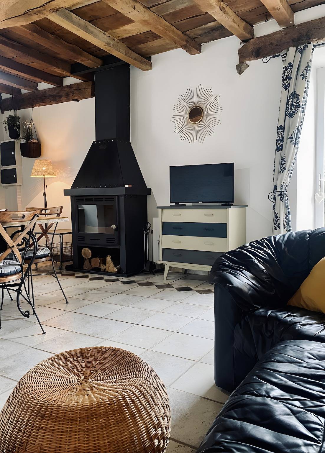 Gîte de la Ferme du Tilleul – Authentic Breton Stone House in the Countryside in La Chapelle-Janson, Fougères-Vitré