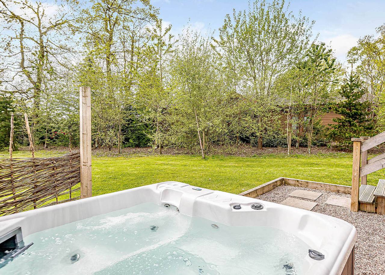 Ladera Luxury Lodge 3 in Eaton, Cheshire Este