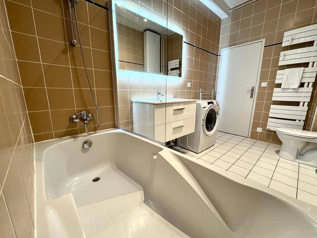 Appartement entier, 1min Rer A - T2 rénové & tout équipé - 20min Paris in Maisons-Laffitte, Yvelines