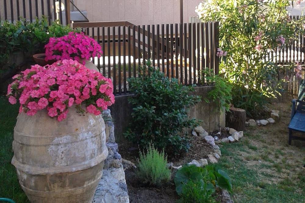 Entire apartment, Grandma Jenny Apartment: apartment with garden in the center of Perugia in Perugia, Perugia Province