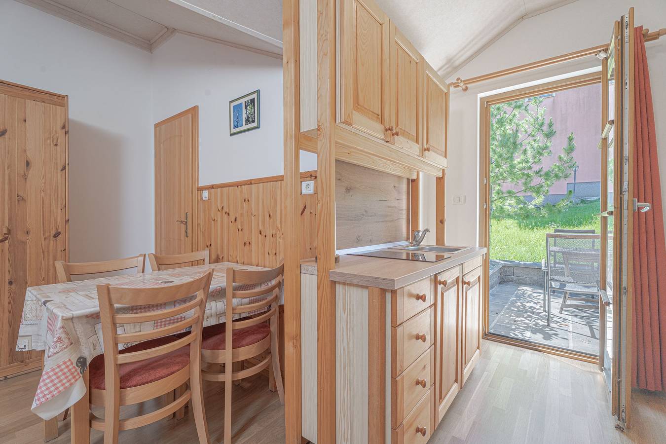 Ganze Wohnung, Pivka Apartment With Terrace in Innerkrain-Karst