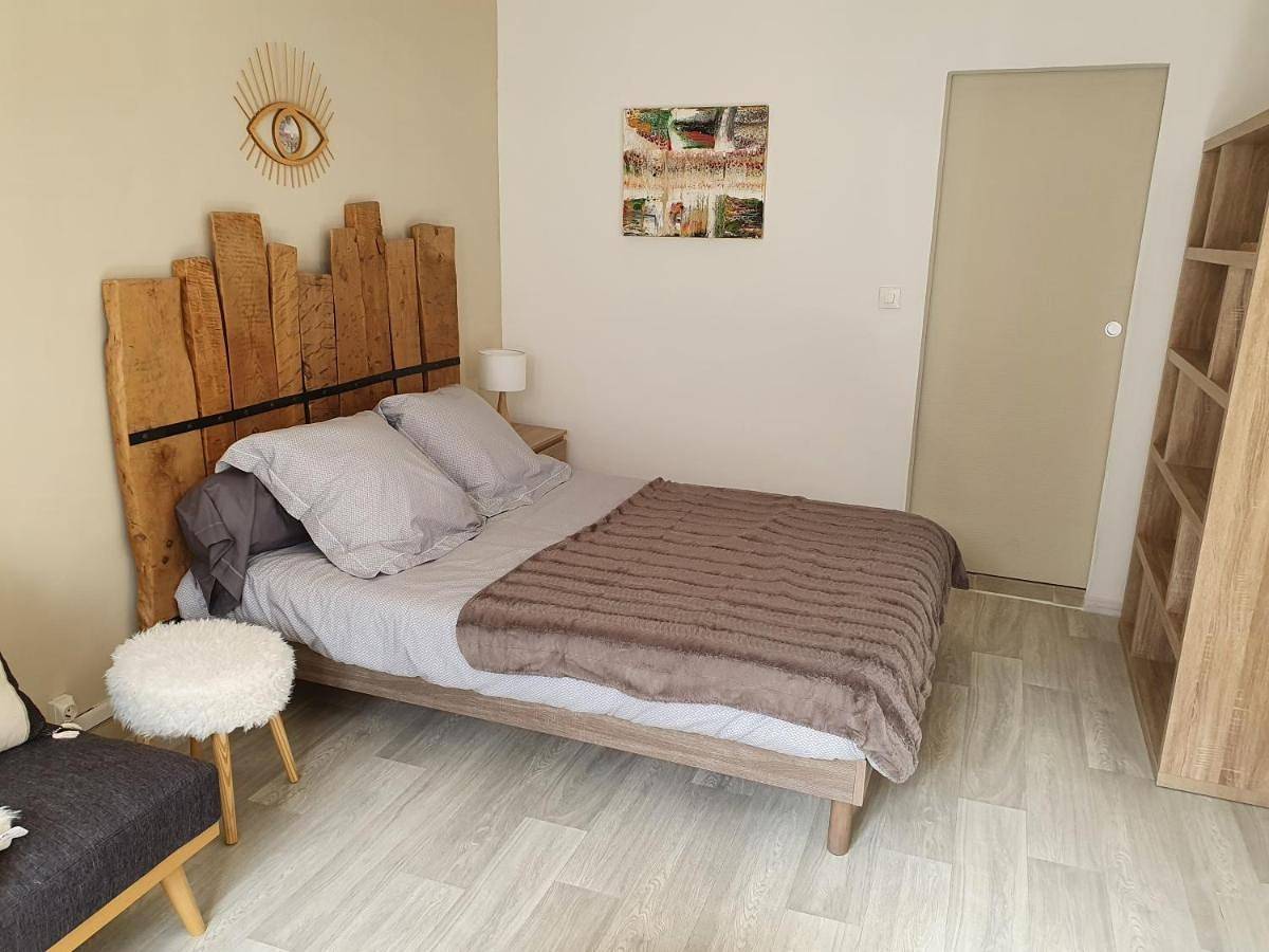 Appartement entier, One-Bedroom Apartment in Entrecasteaux, Région de Brignoles