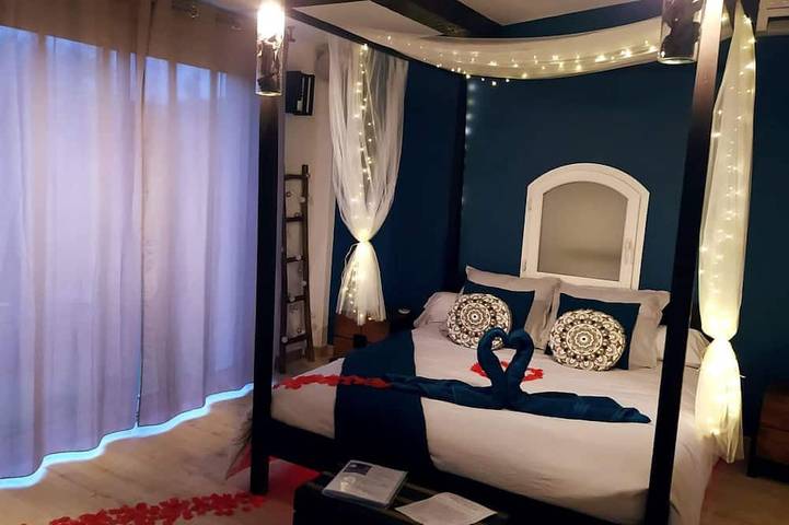 Location de vacances pour 2 personnes, avec jacuzzi et terrasse à Cuges-les-Pins - 2