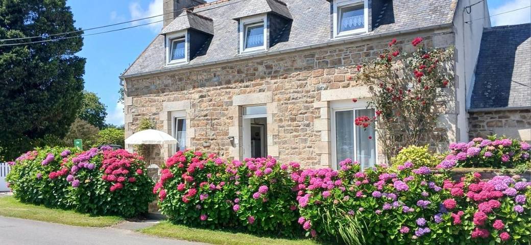 Location de vacances pour 2 personnes, avec terrasse et jardin à Kermaria-Sulard