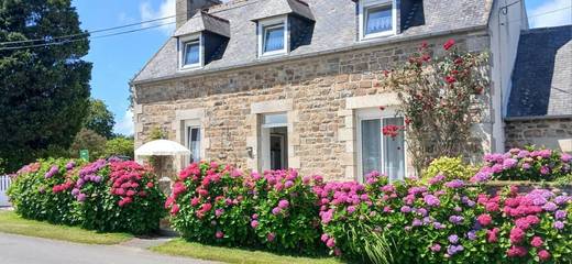 Gîte pour 2 personnes, avec terrasse et jardin à Kermaria-Sulard