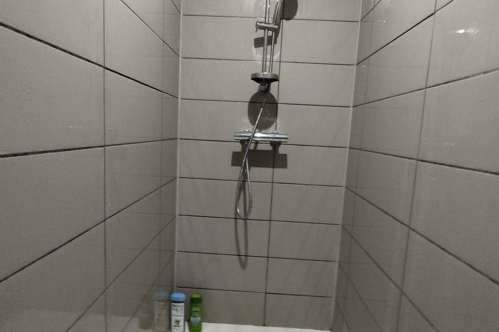 Les nichoirs - 60m² room in Vouvray - bathroom and separate toilet in Vouvray, Región de Tours