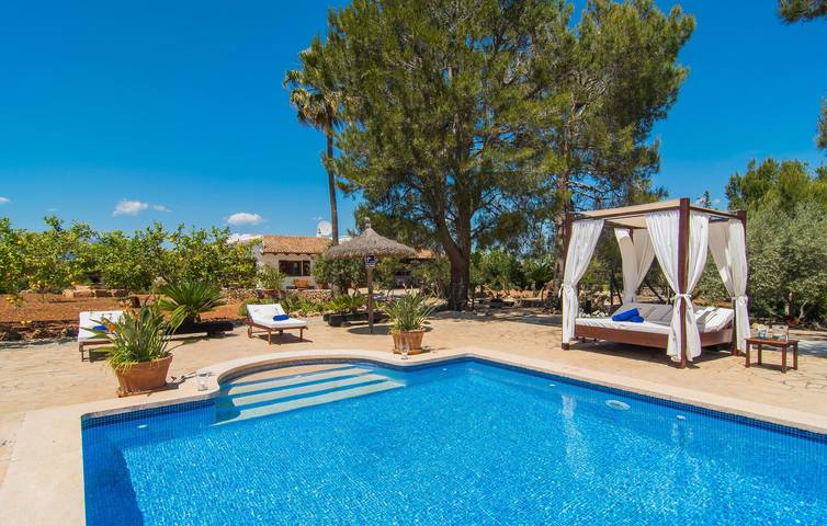 Luxuriöses Apartment mit Pool, AC & Grill | Nähe Stadtzentrum | Kostenloses WiFi in Llubí, Mallorca Inselmitte