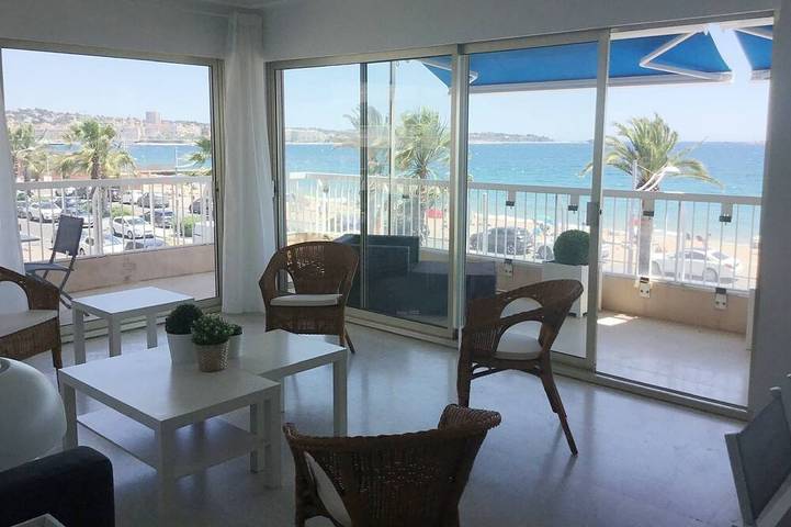 Location de vacances pour 6 personnes, avec terrasse dans Fréjus Plage