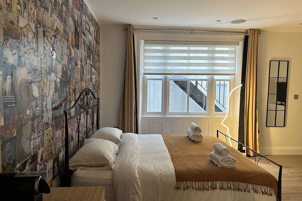 Pop Art Luxury Room Marylebone, your home in London in London, South East England