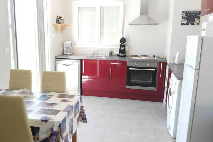 Gîte pour 5 personnes, avec piscine à Les Salelles - 2