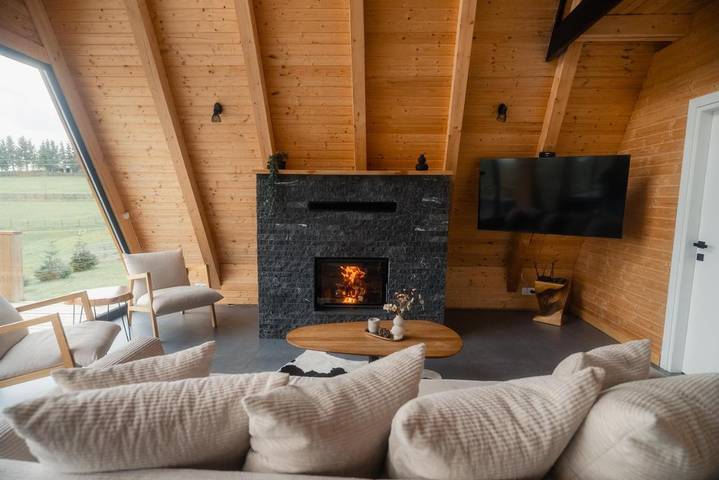 Location de vacances pour 8 personnes, avec Jacuzzi et Terrasse ainsi que Jardin et Vue dans Mărișel - 2