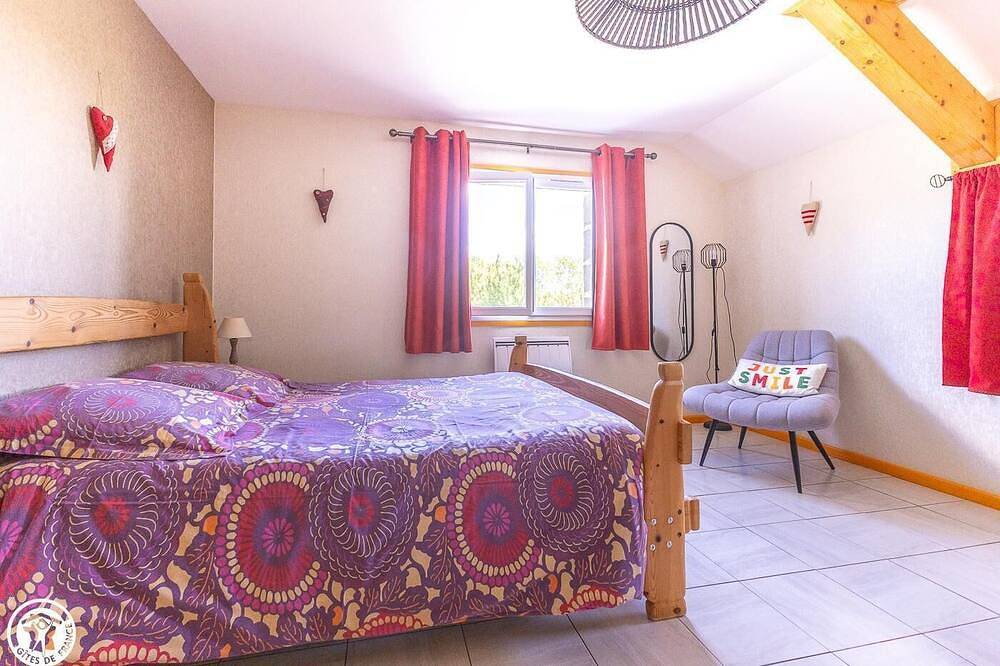 Solignat Vacation Rental - Le Vernet Sainte Marguerite in Le Vernet-Sainte-Marguerite, Regionaler Naturpark Volcans d'Auvergne