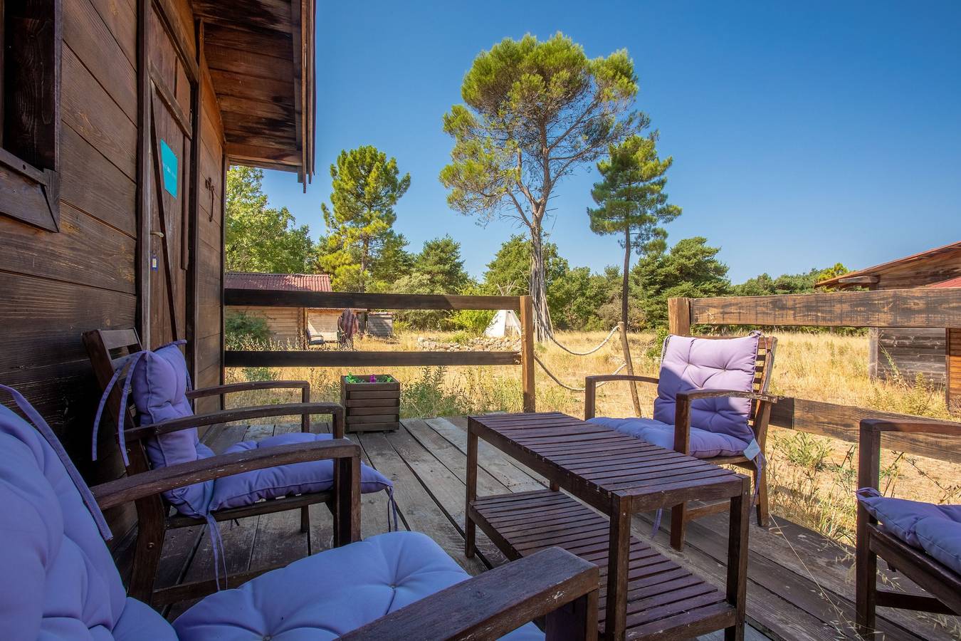 Cabanes « Du Puits de Riquier - écologique » in Régusse, Région de Brignoles