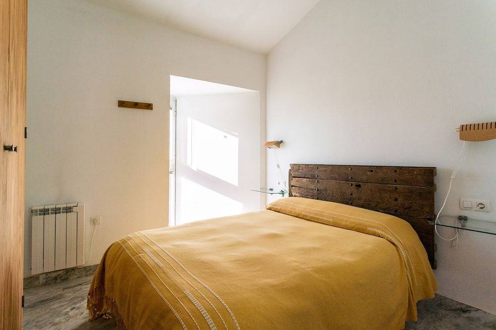 Bau Ksar casas Puerto de la Laja for 8 people in El Granado, Guadiana Valley Natural Park