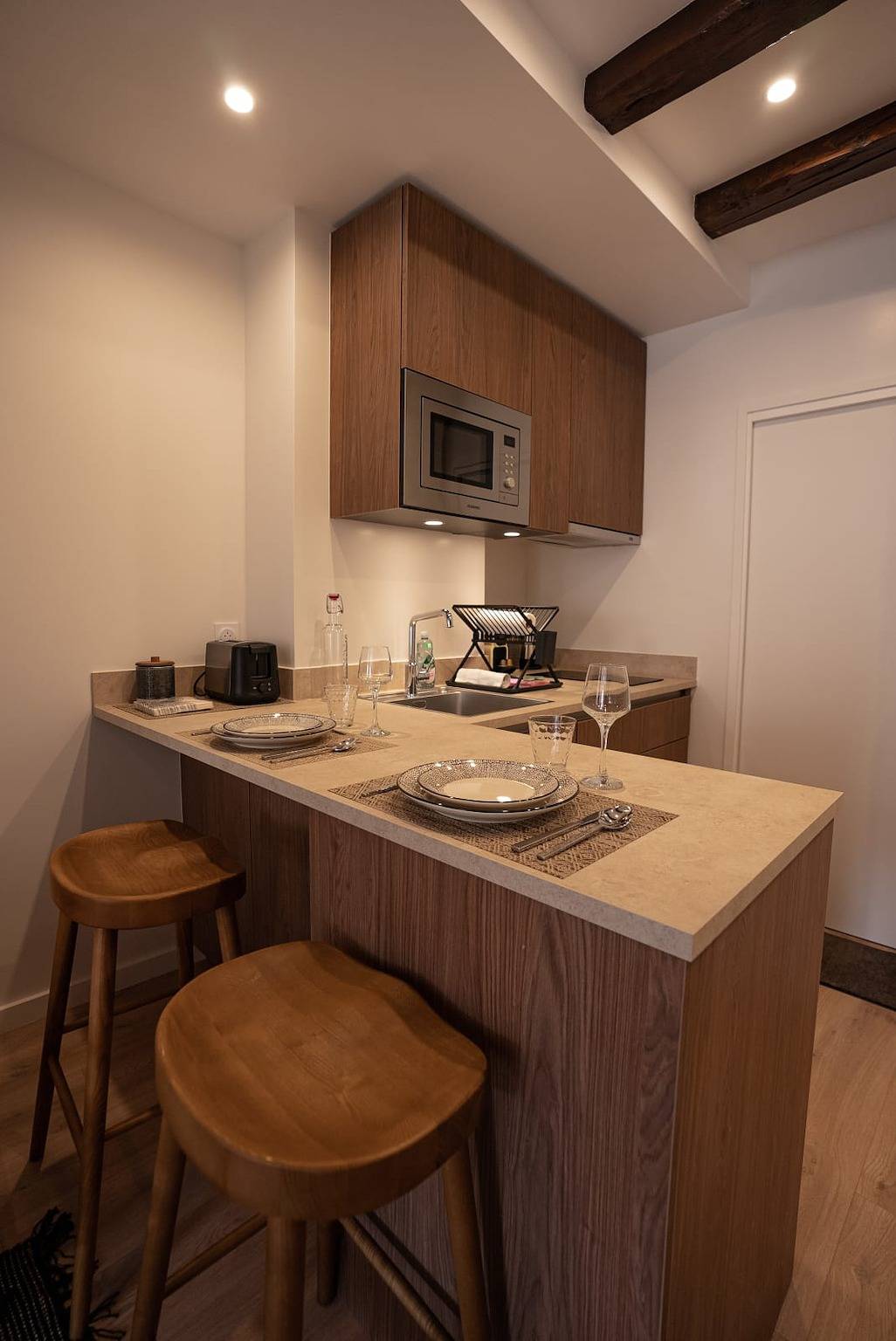 Appartement entier, La Suite du 10 - Joli studio avec vue sur le Canal et le Chateau in Annecy, Annecy (commune)