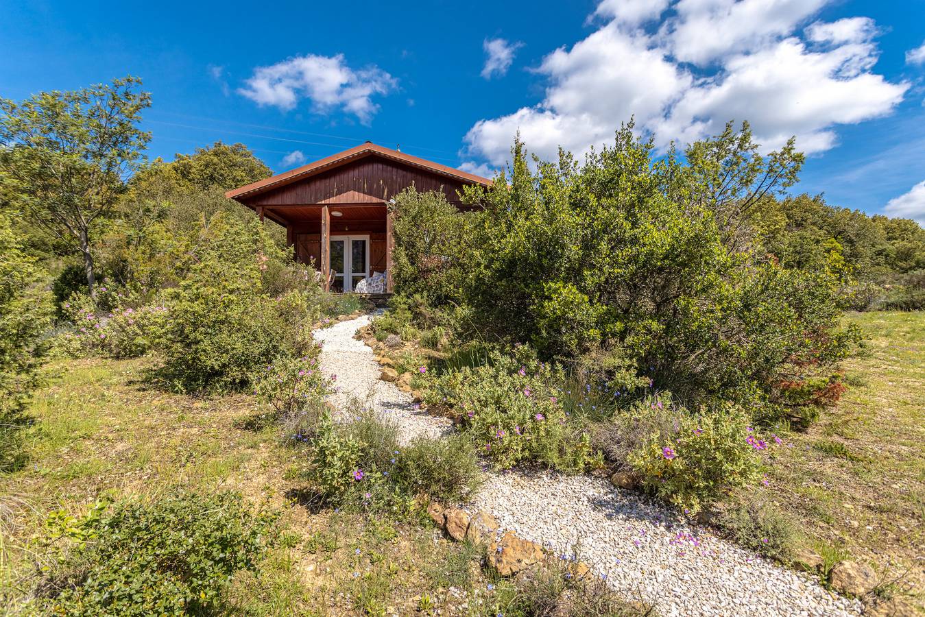 Chalet 'Corbieres' con vistas a la montaña, piscina compartida y terraza privada in Rouffiac-des-Corbières, Parque Natural Regional Corbières-Fenouillèdes