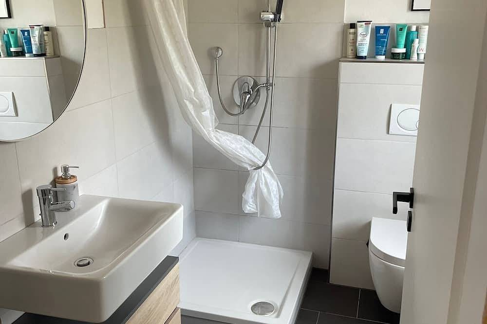 Ganze Wohnung, Apartment „Quiet Modern“ mit Gemeinschaftspool, Wlan und Klimaanlage in Kirchehrenbach, Fränkische Schweiz