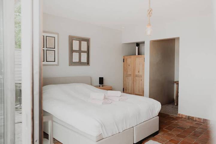 Location de vacances pour 10 personnes, avec jardin et jacuzzi ainsi que terrasse et sauna, animaux acceptés à Maldegem - 3
