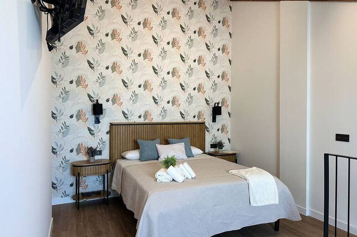 Apartamento de vacaciones para 6 personas, con balcón además de jardín y jacuzzi - 1