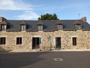Maison De Vacances pour 10 Personnes dans Saint-Alban, Cotes-d'Armor, Photo 1