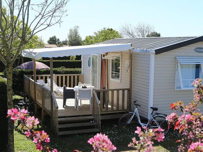 Flower Camping Les Ilates - Mobilhome 4 personnes - Mobil-Home Confort 27,5m² (2 chambres) + Tv + terrasse semi-couverte | 4 personnes in Loix, Île de Ré