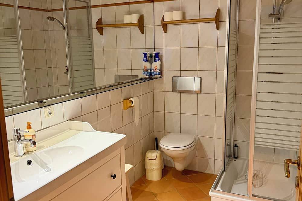 Ganze Wohnung, \"Himmelsnest\" auf Hof Wiesentau - Leben im Reetdachhaus, 65 m², 4-5 Personen in Bösdorf, Südliche Ostseeküste