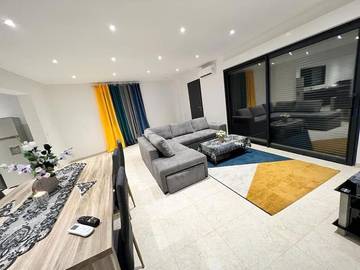 Gîte pour 8 personnes, avec terrasse dans Folelli