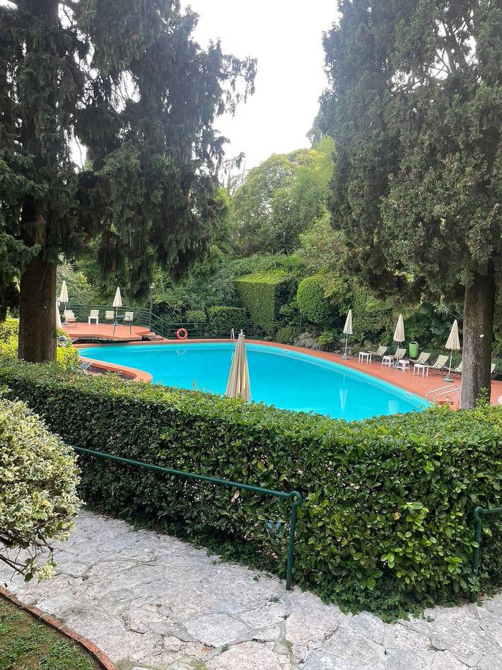 Appartamento per 4 persone, con terrazza e piscina in Gardone Riviera