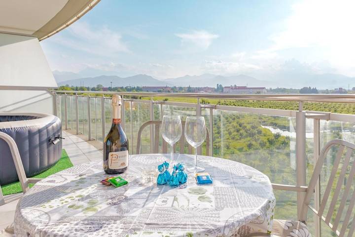 Gîte pour 4 personnes, avec piscine ainsi que vue et terrasse, animaux acceptés à Coni - 2