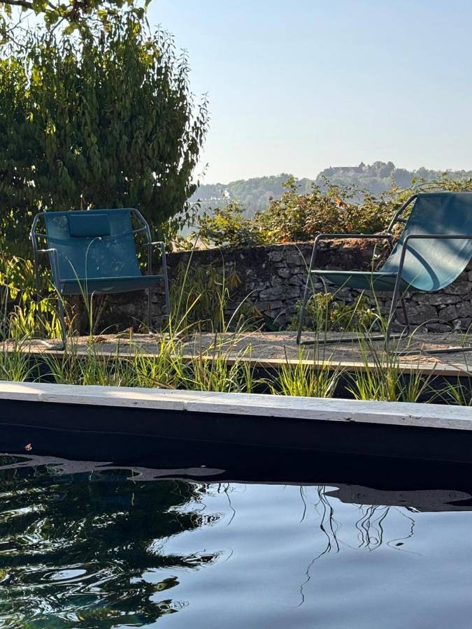 Location de vacances pour 4 personnes, avec Terrasse et Jardin ainsi que Piscine et Vue à Saint-Pierre-de-Varennes - 3