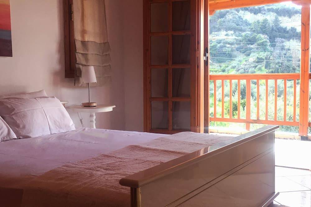 Luxuriöse Privatvilla mit großem Pool und herrlicher Aussicht in Petalou, Korinthia