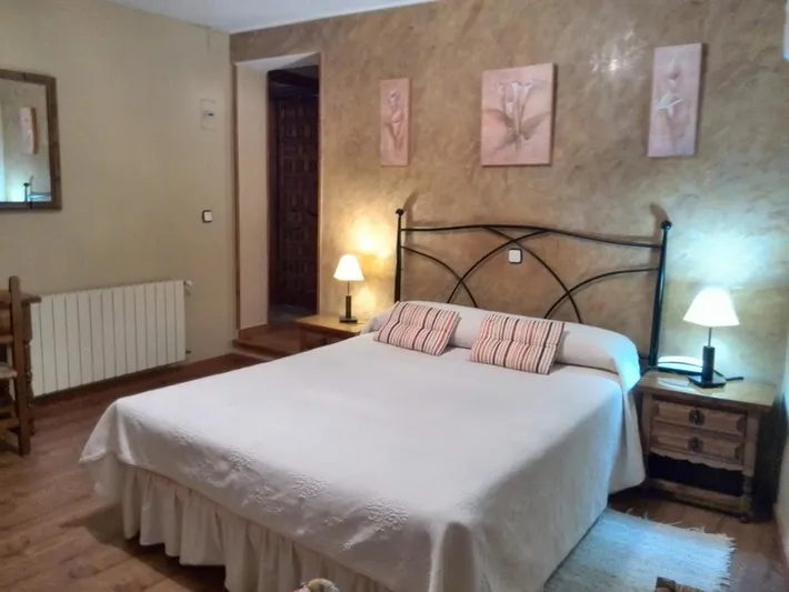 Casa de huéspuedes para 4 personas, con vistas y piscina además de terraza y jardín - 1
