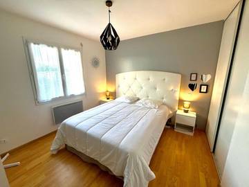 Gîte pour 7 personnes, avec jardin à Vairé
