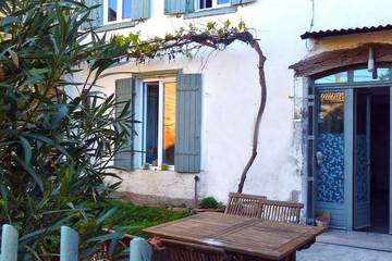 Gîte pour 5 personnes, avec jardin à Montréal (Lanquedoc-Roussillon)