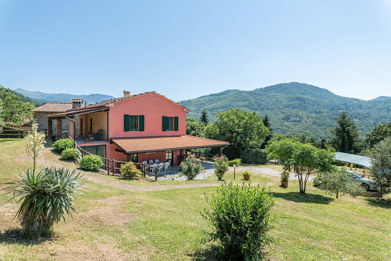 Apartment 'Alba al Rifugio Arcobaleno' with Mountain View, Shared Pool & Wi-Fi in Piteglio, Pistoia Province