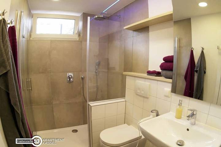 Ganze Wohnung, Apartment Haltestelle53 in Kassel in Kassel, Hessisches Bergland