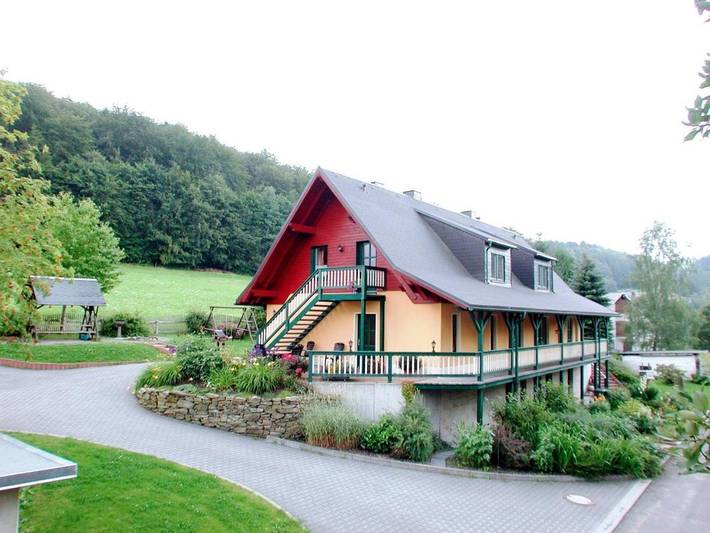 Ferienwohnung für 5 Personen, mit Terrasse und Garten sowie Ausblick in Schwarzenberg (Erzgebirge) - 4
