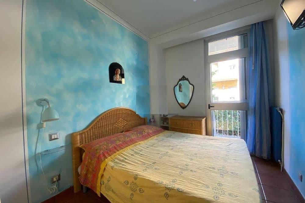 Appartamento intero, Casa vacanza Leonida, fronte mare, vicino ai monti e centro di Marina di Carrara in Marina di Carrara, Carrara