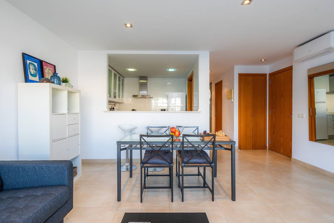Entire apartment, Piso Claudia Beach Apartment with Terrace, Wi-Fi and Air Conditioning in Port de Pollença, Pollença