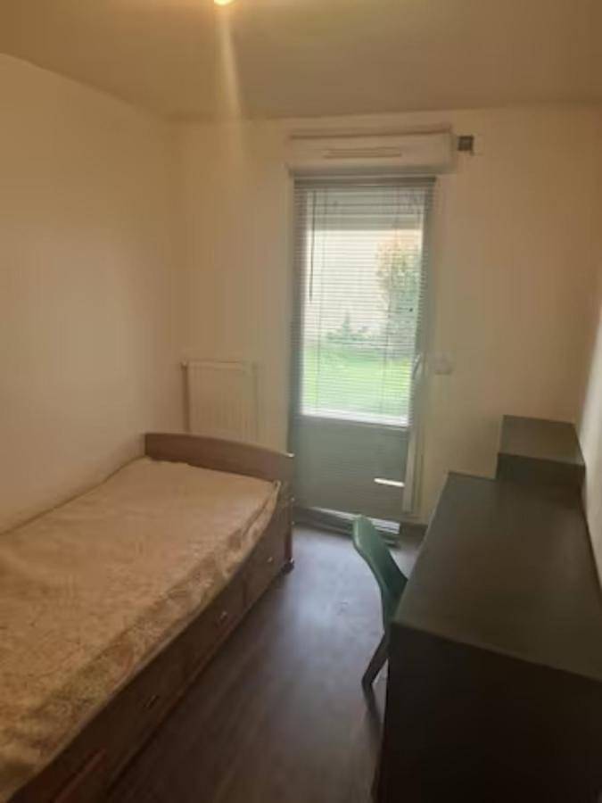 Appartement de vacances entier, Double Room with Terrace in Colombes, Hauts-de-Seine