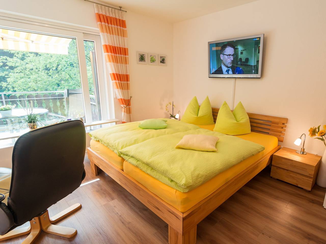 Apartamento entero, Apartamento 'Sonnenschein' con jardín compartido, balcón y Wi-Fi in Bad Herrenalb, Northern Black Forest