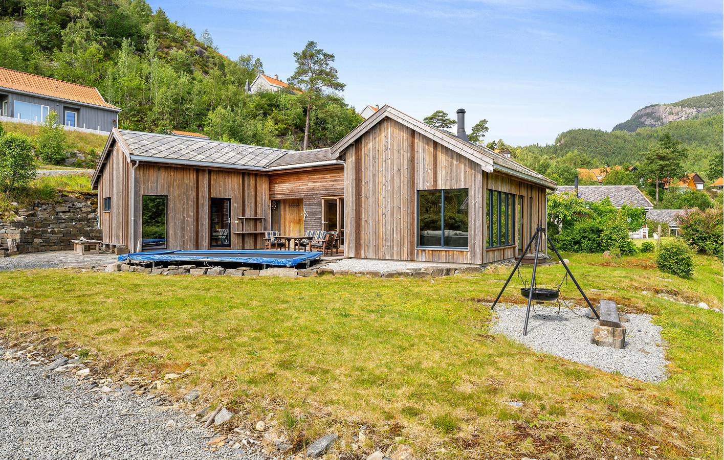 Ferienhaus für 12 Personen mit Terrasse in Hjelmeland
